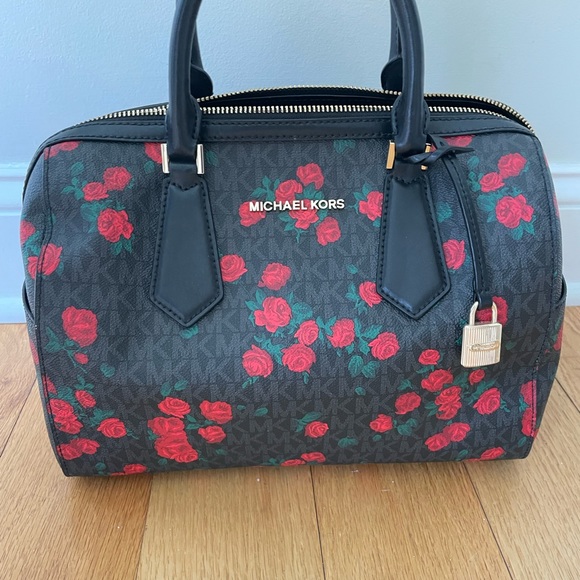 Micheal Kors Hayes large duffle black and red Roses- no strap - Picture 2 of 5